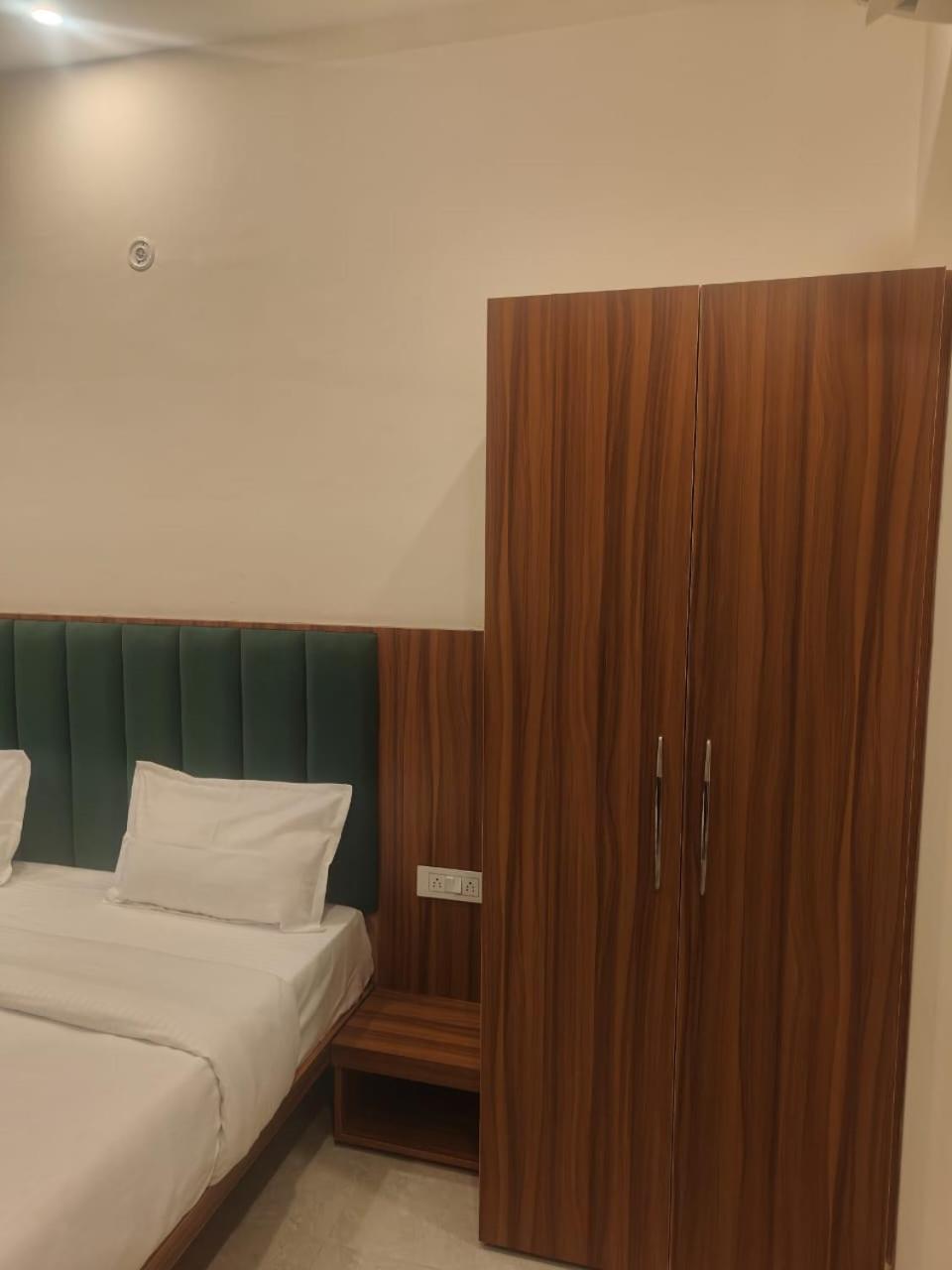 Aroma Resort Rišikéš Exteriér fotografie